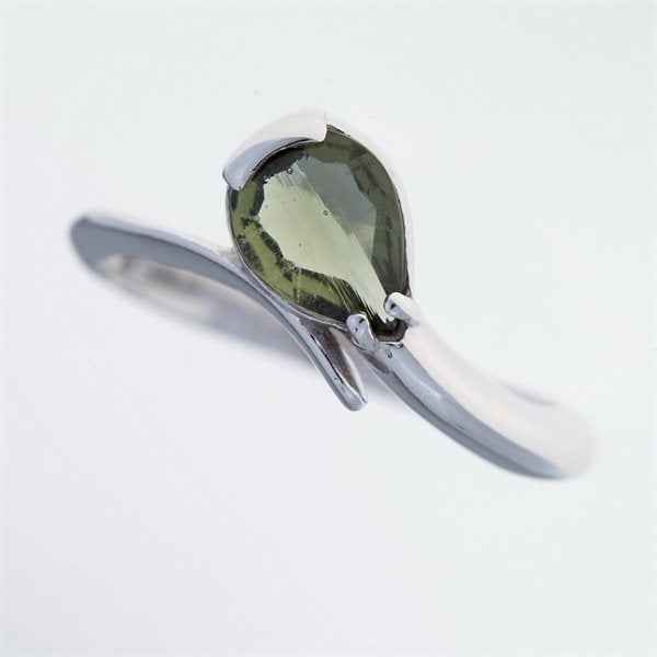 Silver ring with moldavite 3113