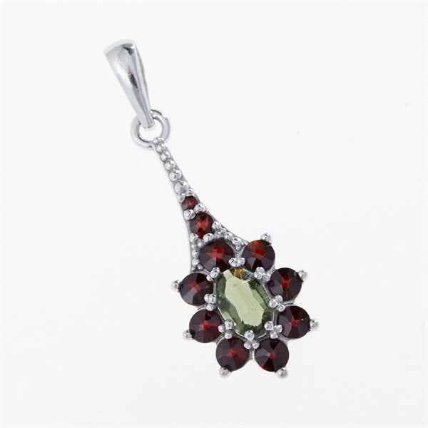 Silver pendant with moldavite and garnets 1017