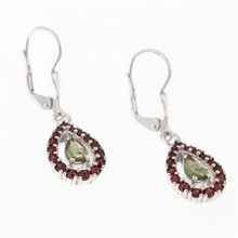 Orecchini in argento con moldavite e granati 2046G