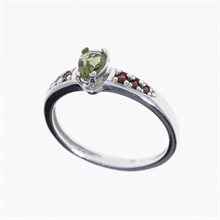 Anello Argento con moldavite e granati