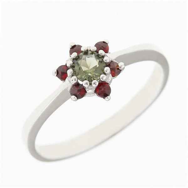 Anello in argento con moldavite e granati 3007