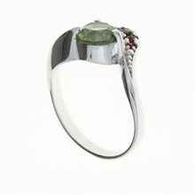 Anello in argento con moldavite e granati 3112