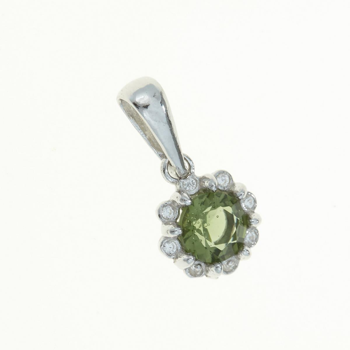 Pendente in argento rodiato con moldavite tonda faccettata verde oliva circondata da zirconi