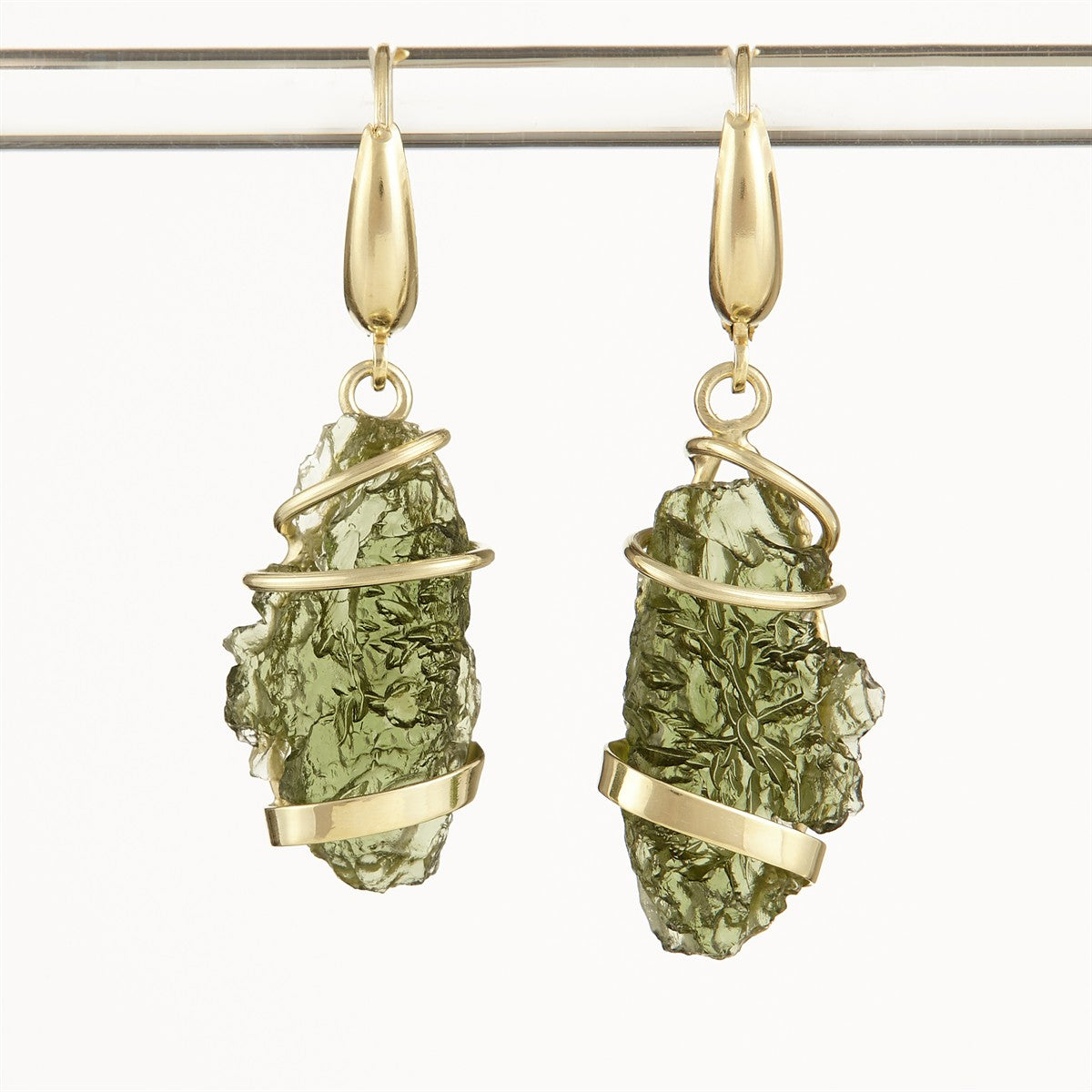 Golden earrings with moldavites 9071-4