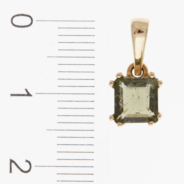 Pendente in oro con moldavite 1020