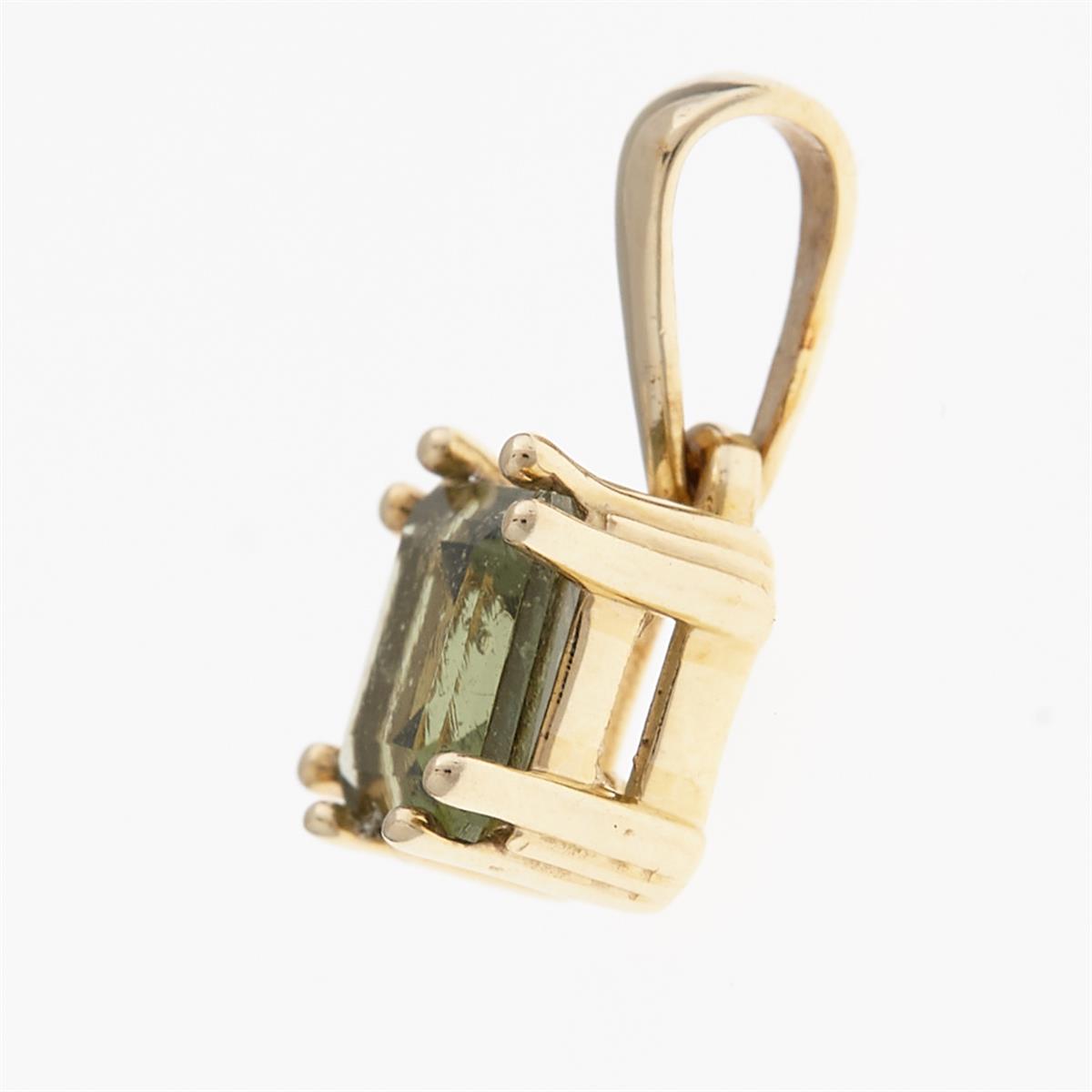 Golden pendant with moldavite 1020
