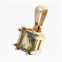 Golden pendant with moldavite 1020