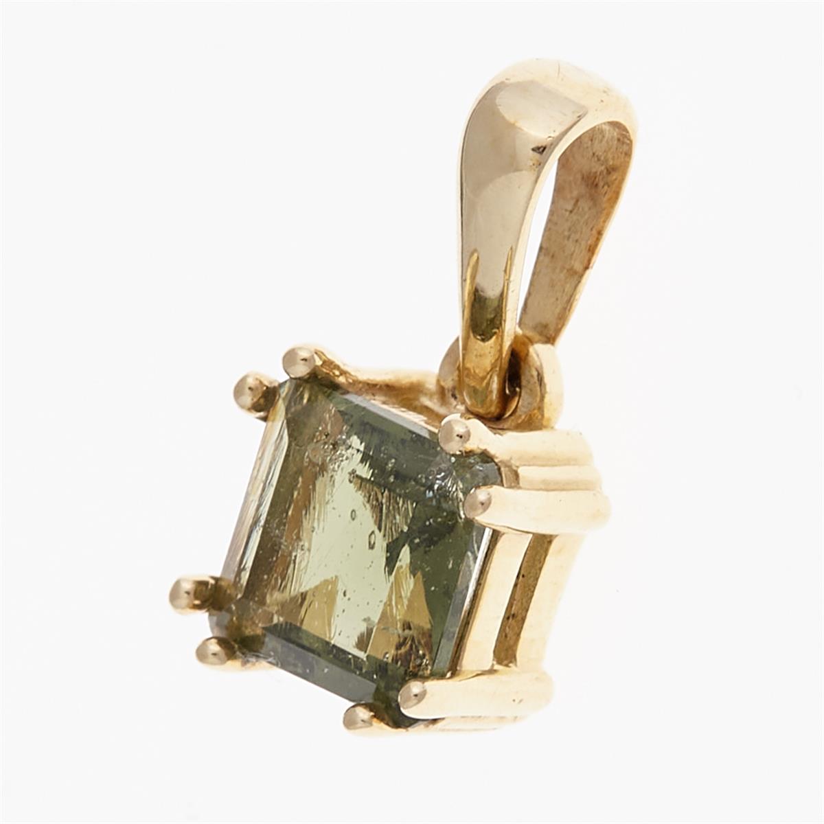 Golden pendant with moldavite 1020