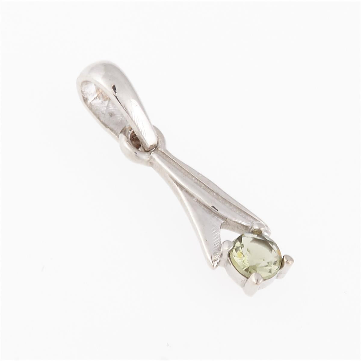 Pendente in oro bianco a goccia allungata con moldavite faccettata rotonda verde chiaro su griffe
