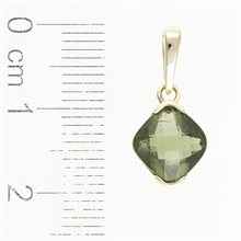 Ciondolo dorato con codice moldavite 1494