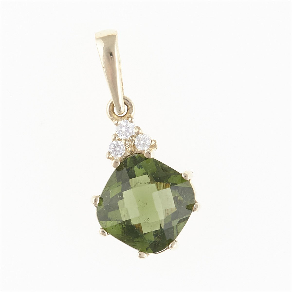 Pendente in oro giallo con moldavite verde faccettata quadrata e tre piccoli diamanti