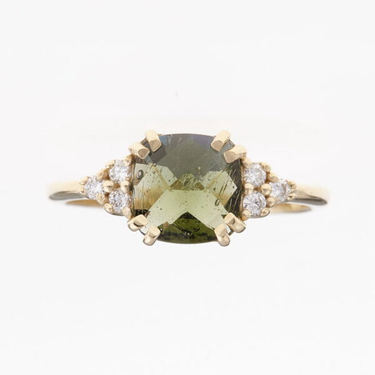 Anello d'oro con moldavite  e diamanti 3492C