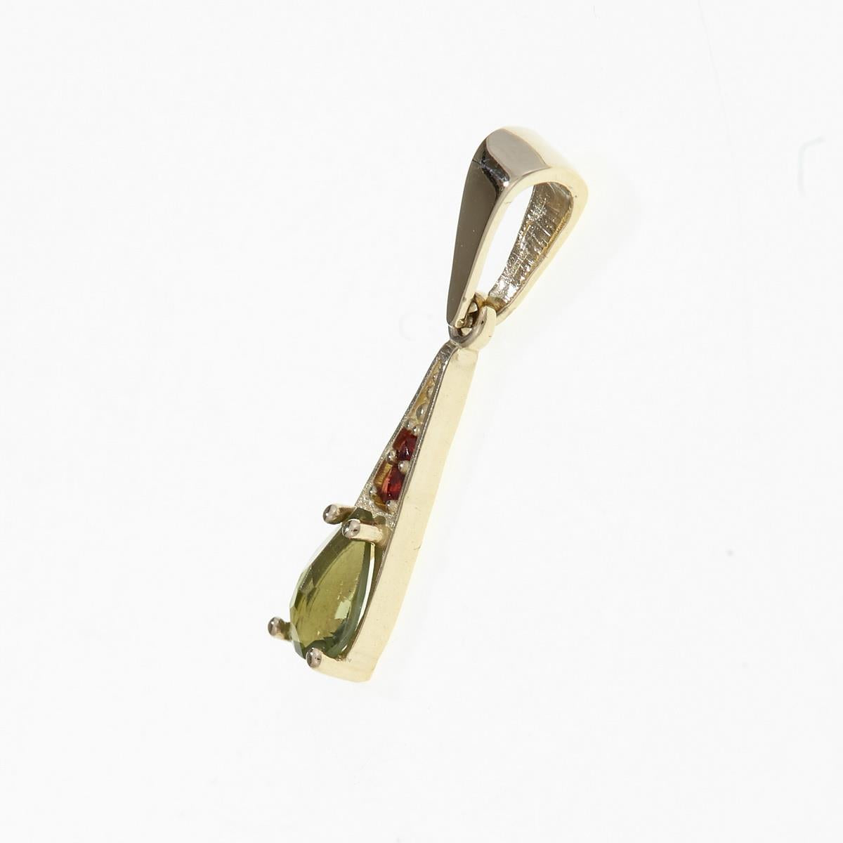 Golden pendant with moldavite and garnets 1002