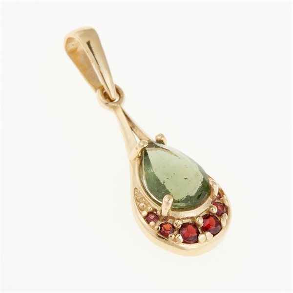 Ciondolo dorato con moldavite e granati 1064
