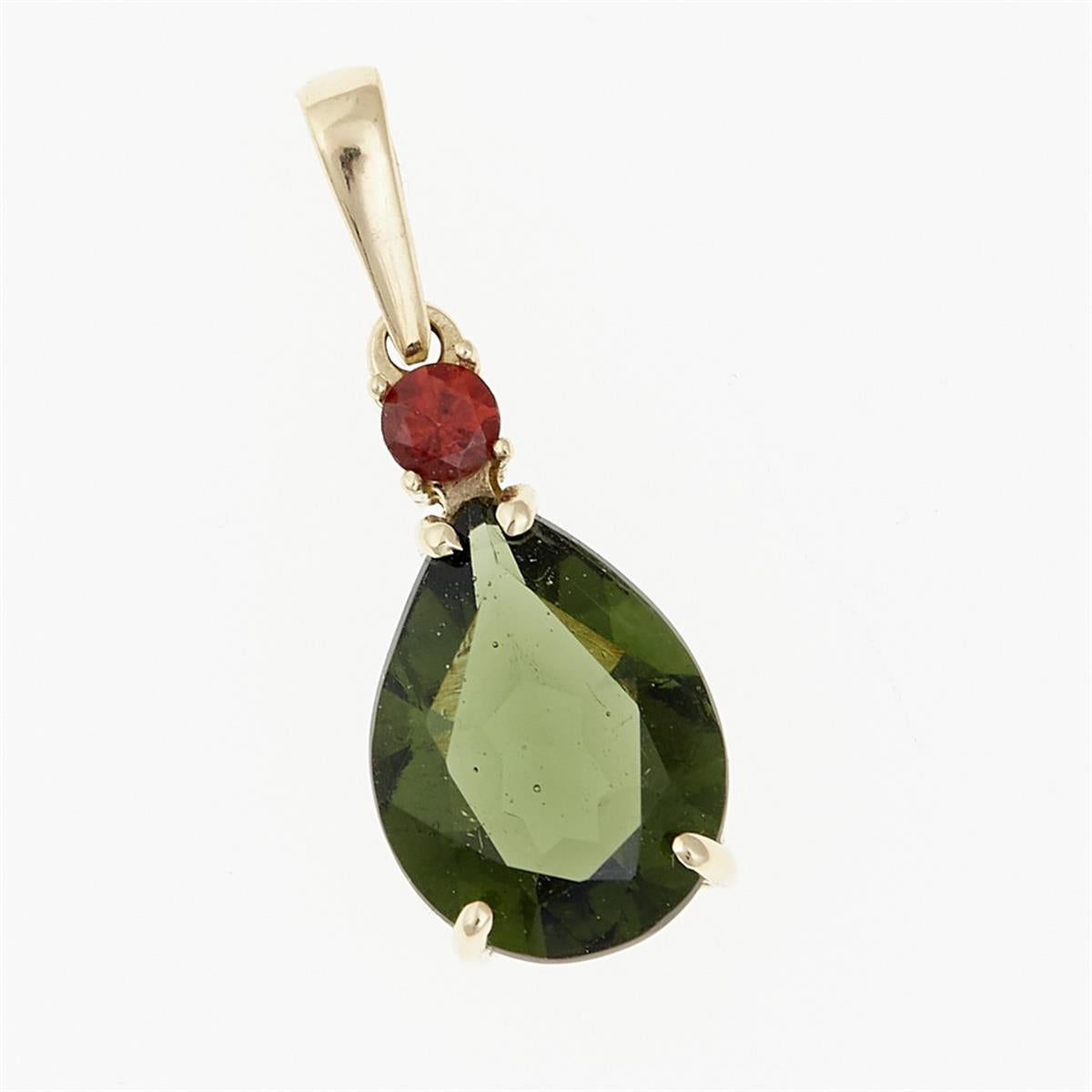 Pendente in oro giallo con moldavite verde faccettata a goccia e piccolo granato rosso tondo