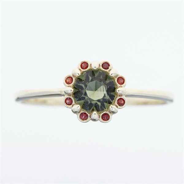 Anello in oro con moldavite e granati 3125G