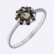 Anello in oro con moldavite e granati AUVG3125WG
