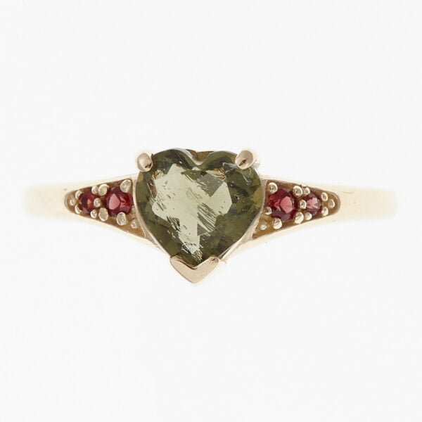 Anello d'oro con moldavite und garnets – cuore 3294