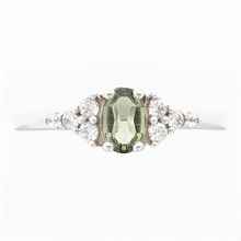 Anello in oro con moldavite e zirconi AUVZ3042WG