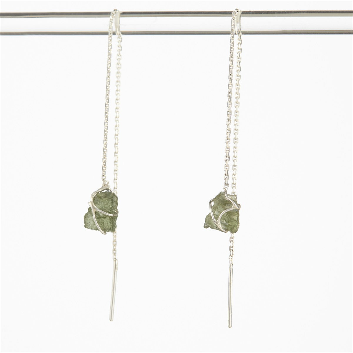 Orecchini in argento con moldaviti naturali DR26-005F