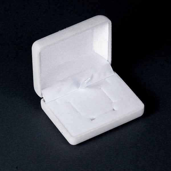Gift box for a earrings or pendant