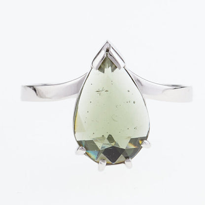 Anello in argento con moldavite 004