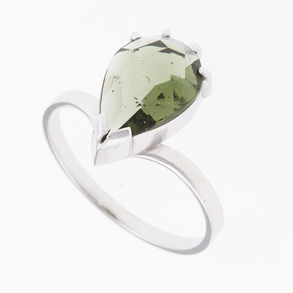 Anello in argento con moldavite 004