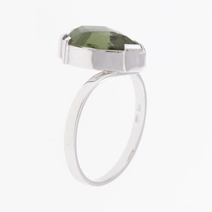 Anello in argento con moldavite 004