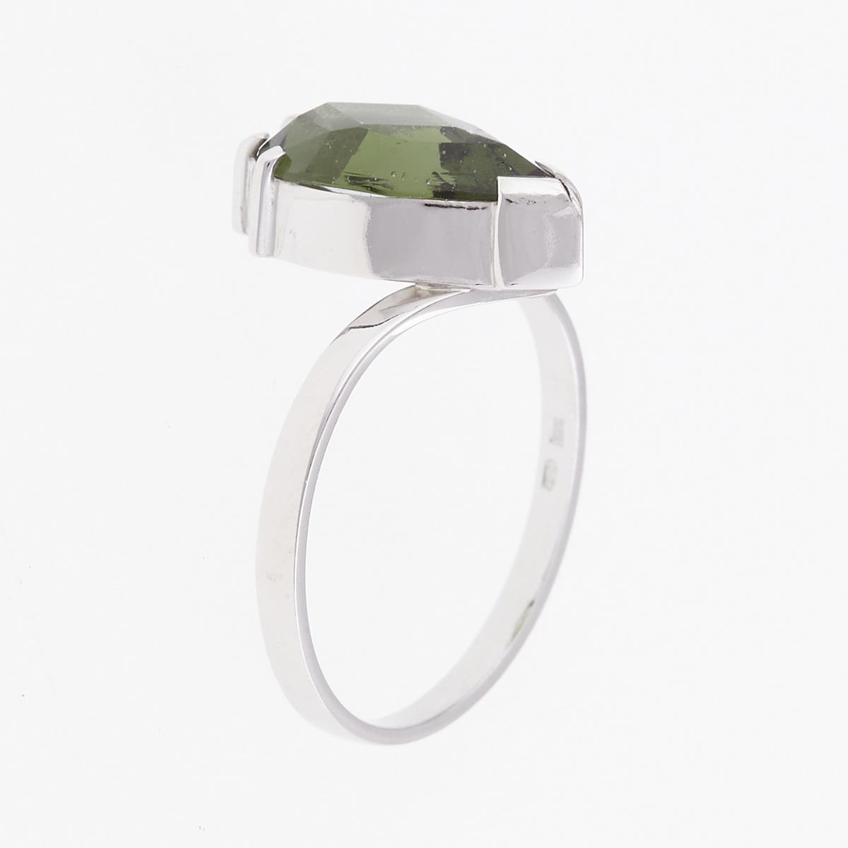 Silver ring with moldavite 004