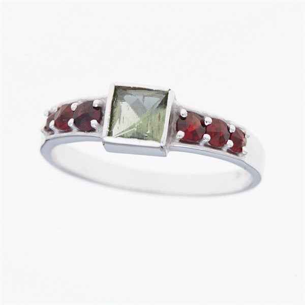Silver ring mit moldavite and garnets 2025