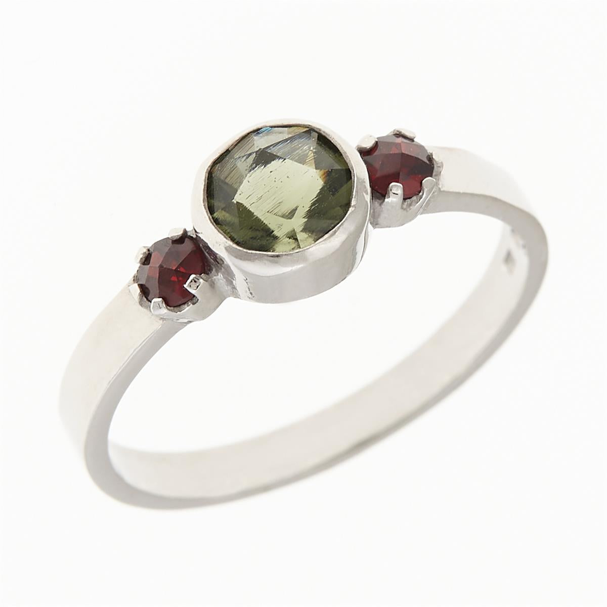 Silver ring mit moldavite and garnets 2368