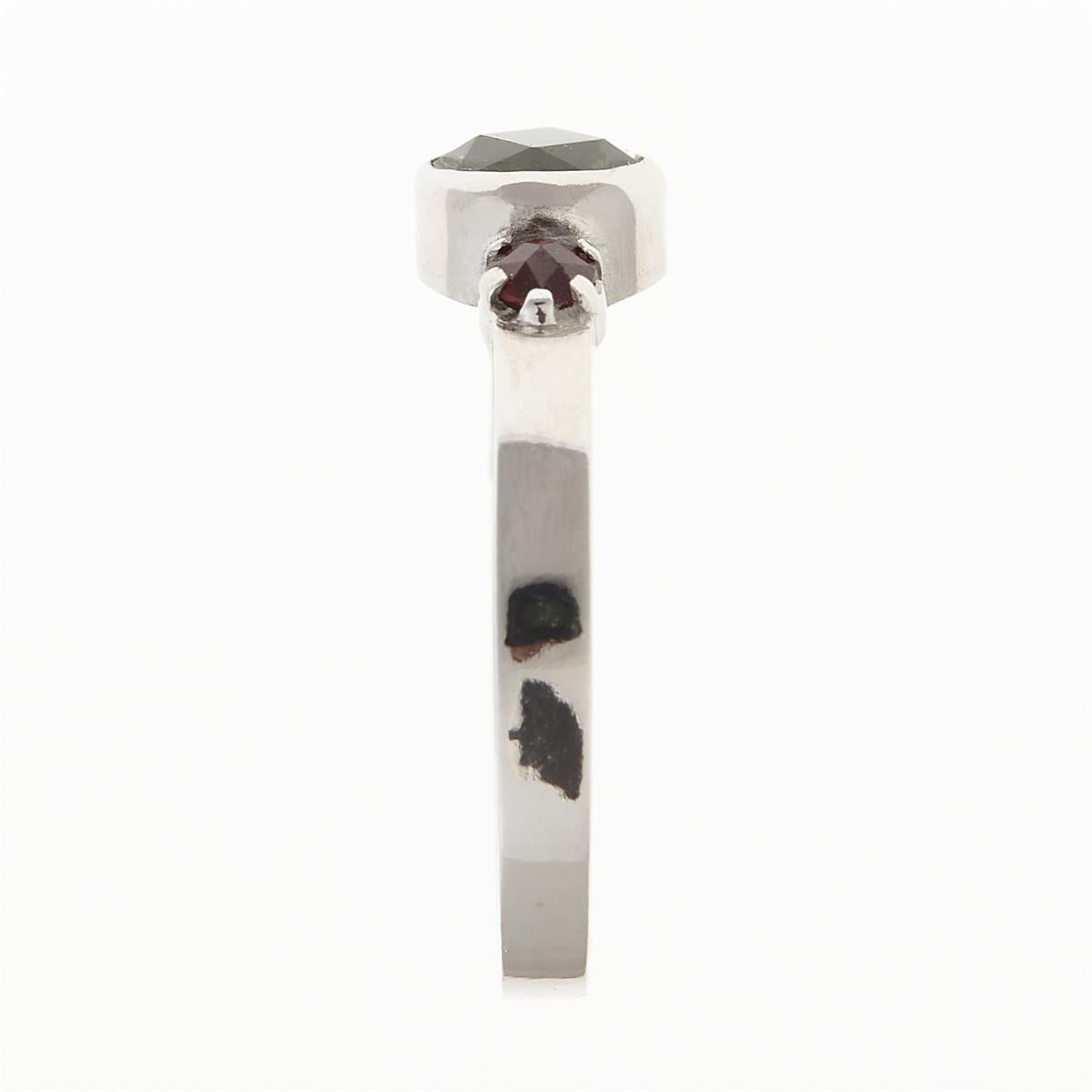 Silver ring mit moldavite and garnets 2368