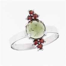 Anello in argento con moldavite e granati 2M