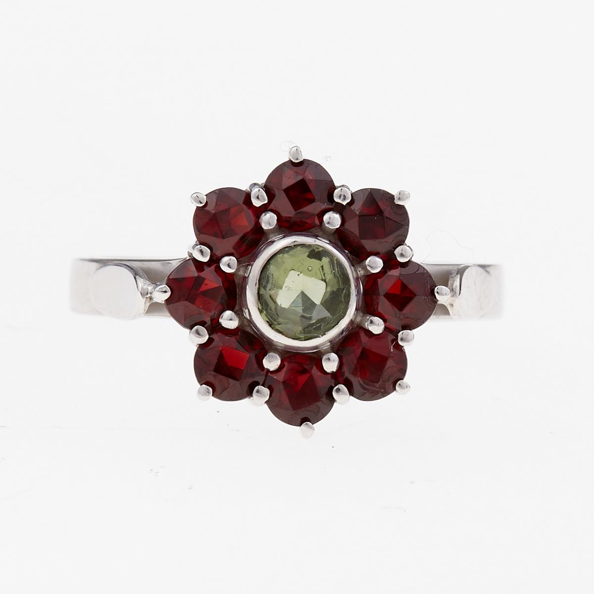 Silver ring with moldavite and garnets 9013