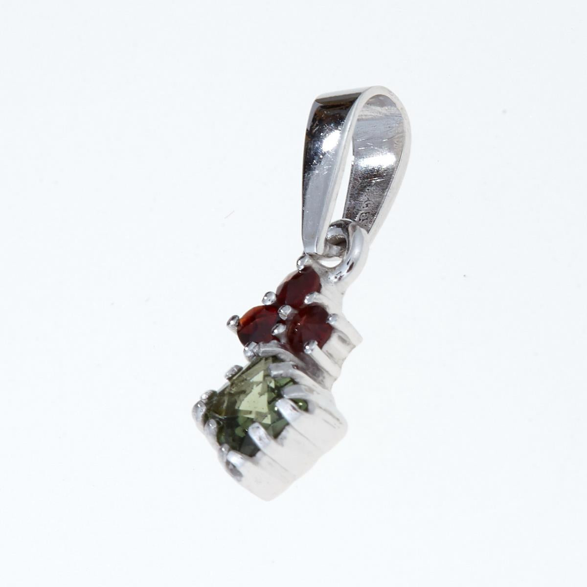 Silver pendant with moldavite and garnets 3408