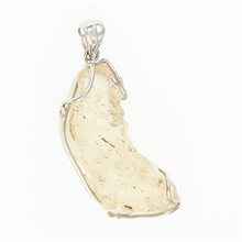 Pendant with Libyan glass 25-010
