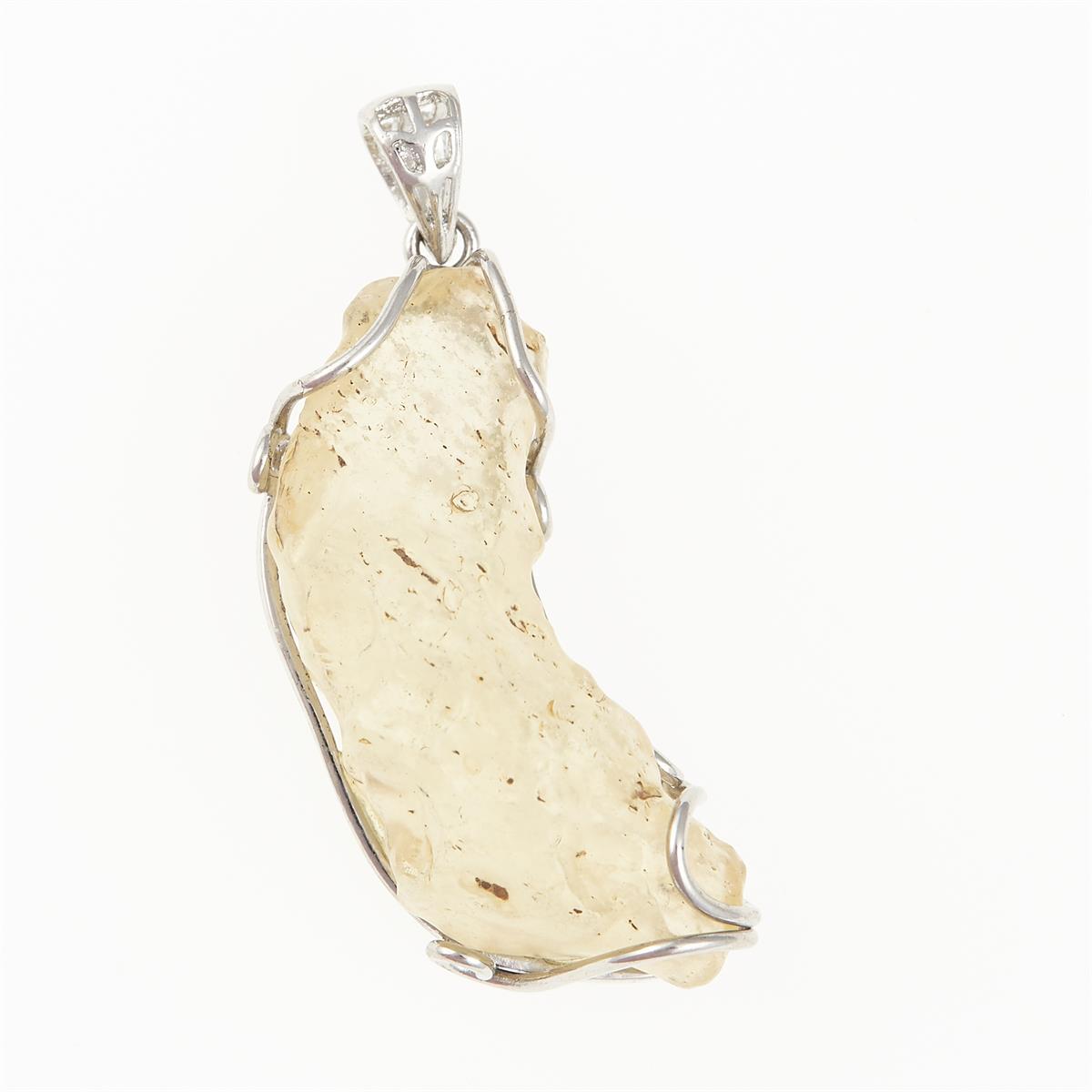 Pendant with Libyan glass 25-010