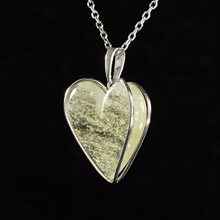 Silver pendant with Libyan glass - heart 25-83