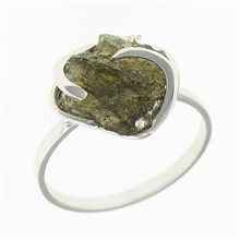 Anello in argento con pietra naturale moldavite 25-009