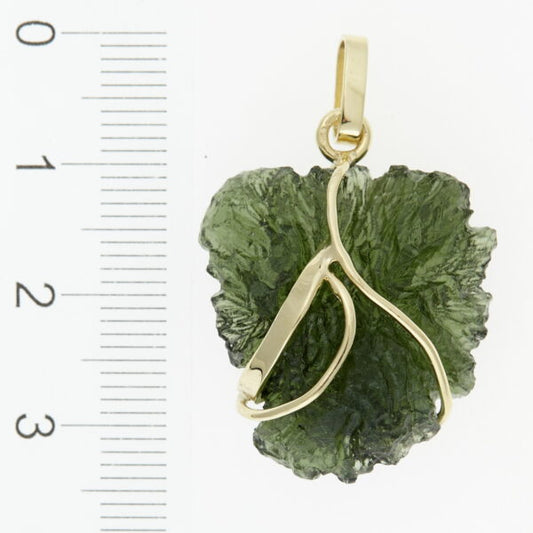 Pendente in oro con a moldavite 5663