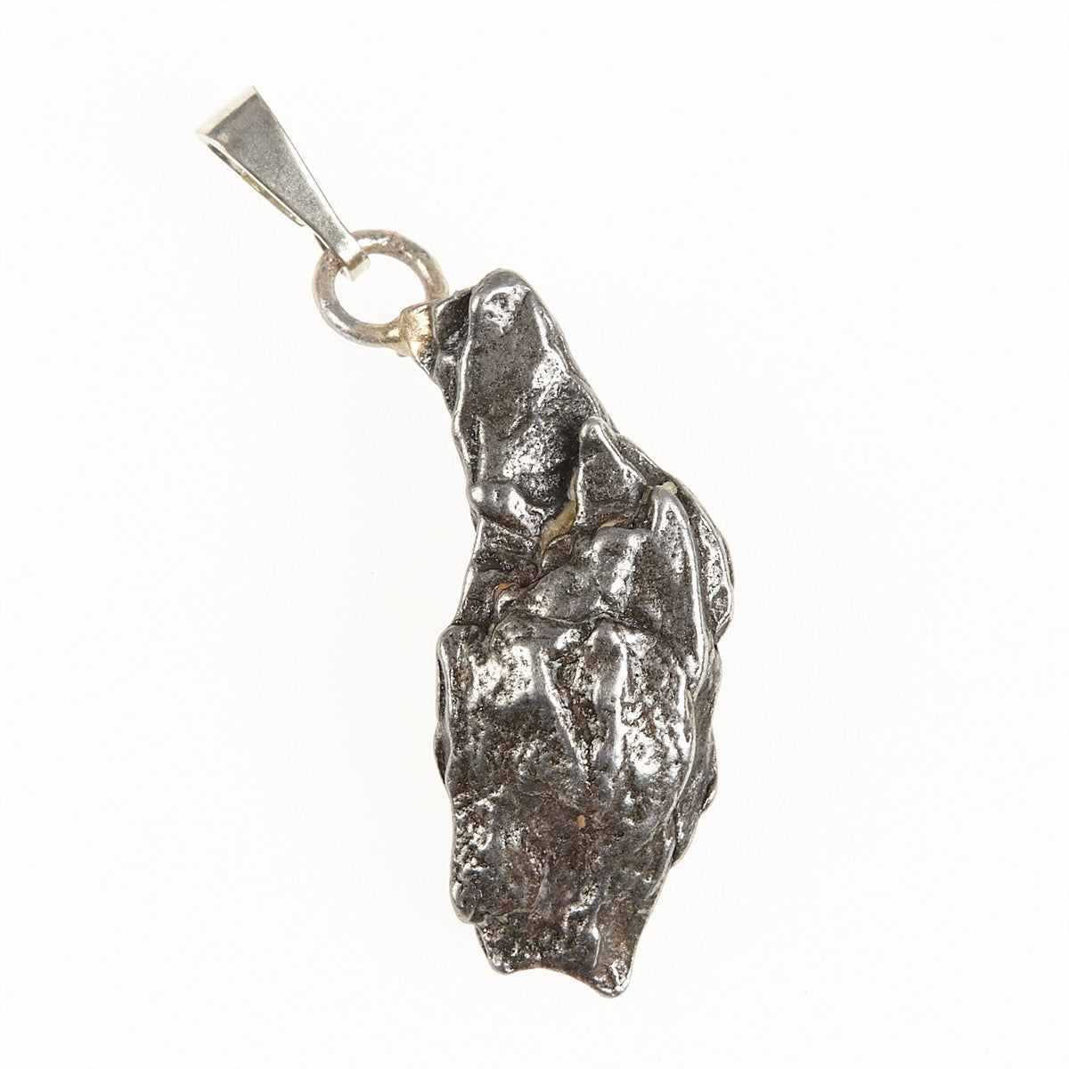 Pendant with meteorite 046
