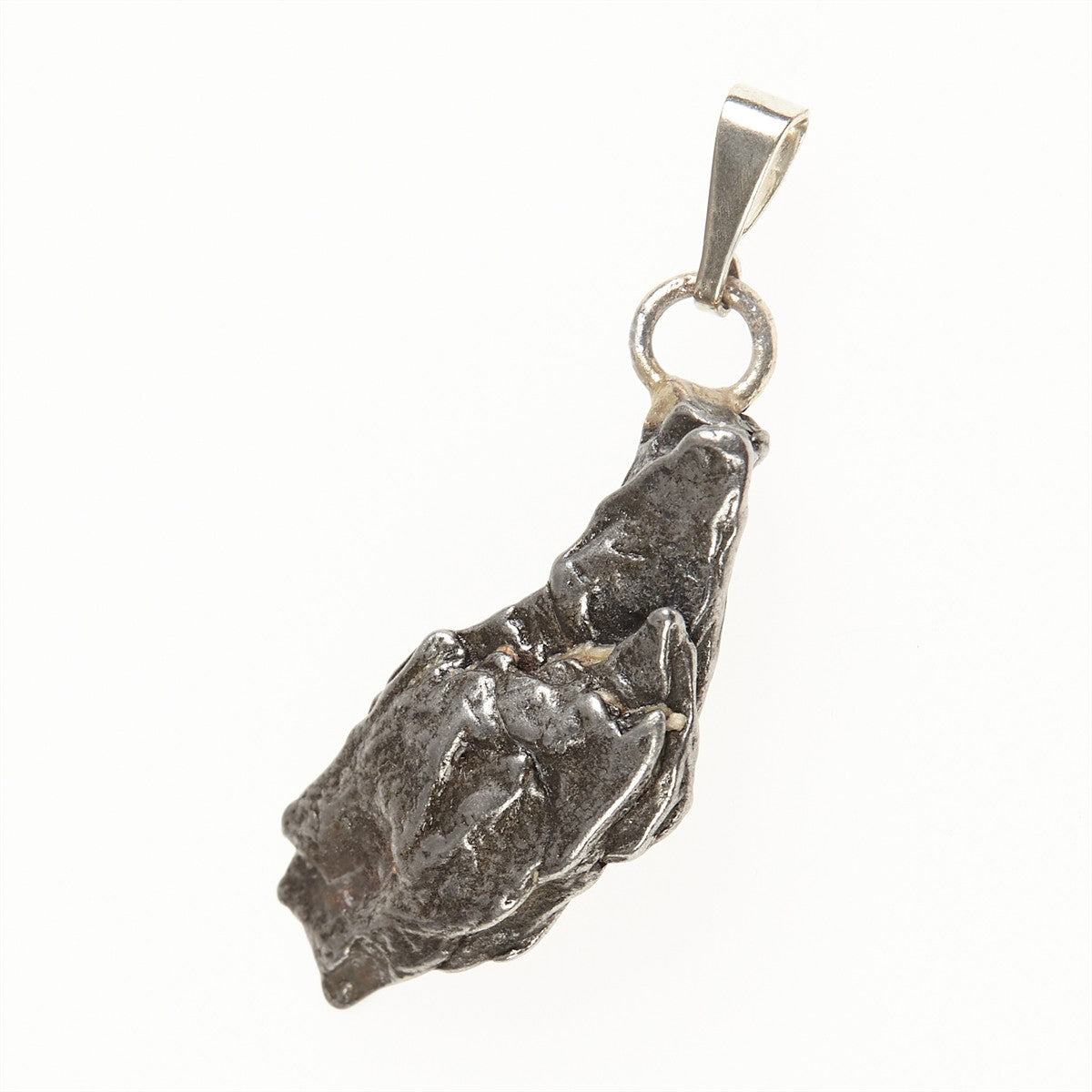 Pendant with meteorite 046