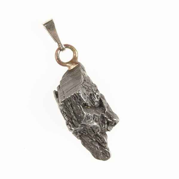 Pendant with meteorite 051