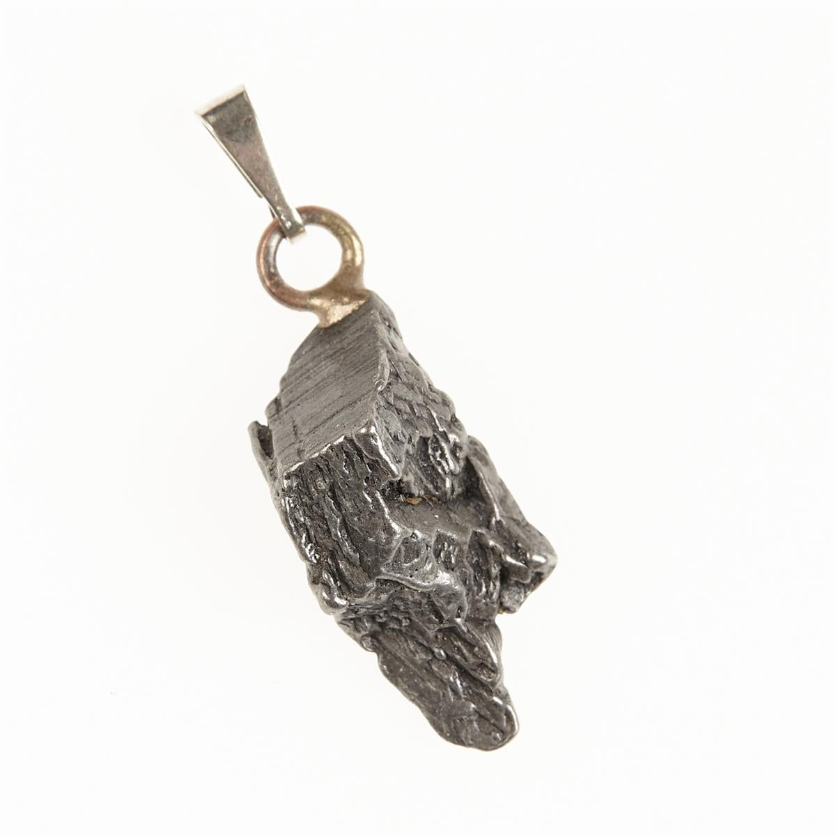 Pendant with meteorite 051