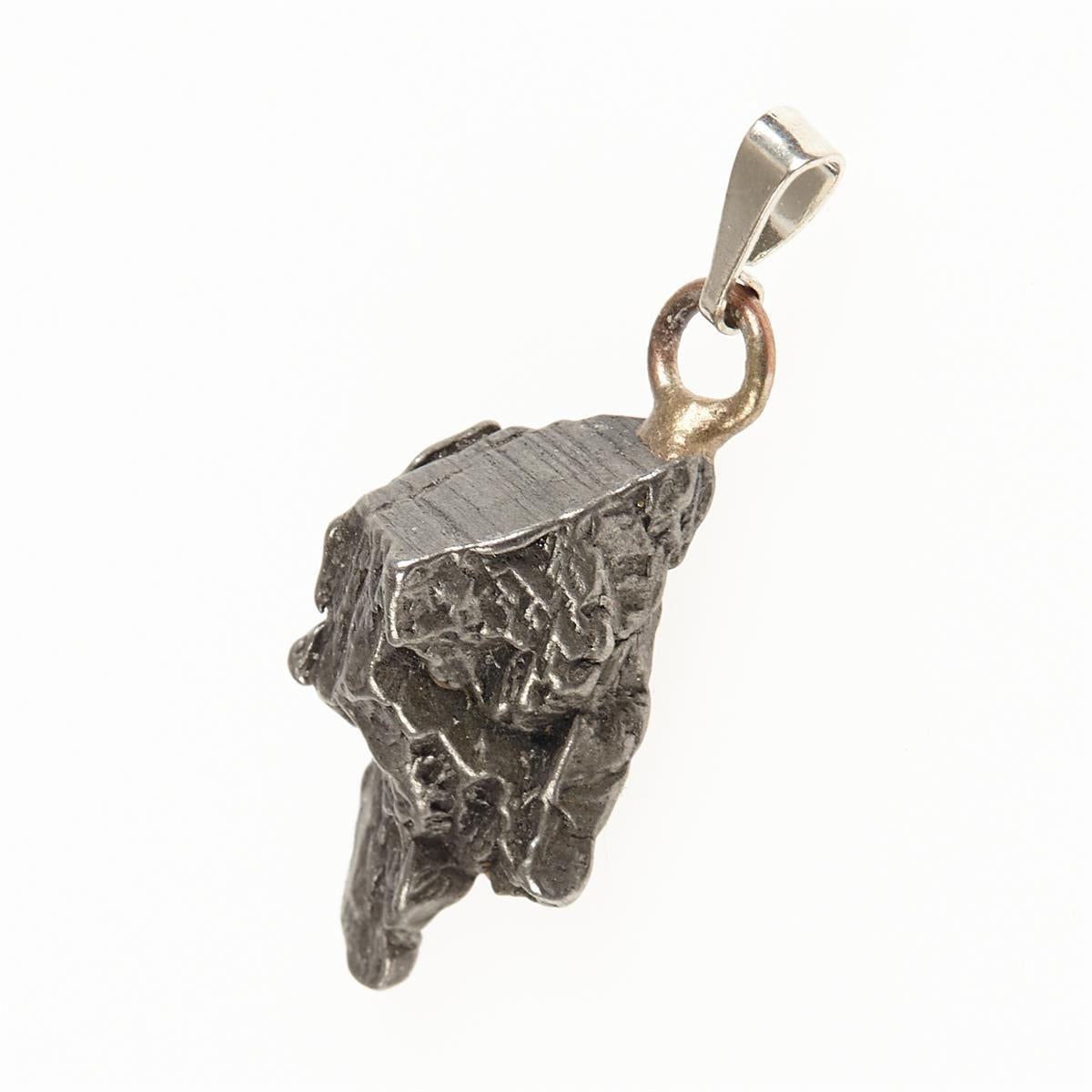 Pendant with meteorite 051