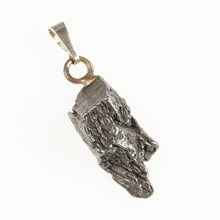 Pendant with meteorite 051