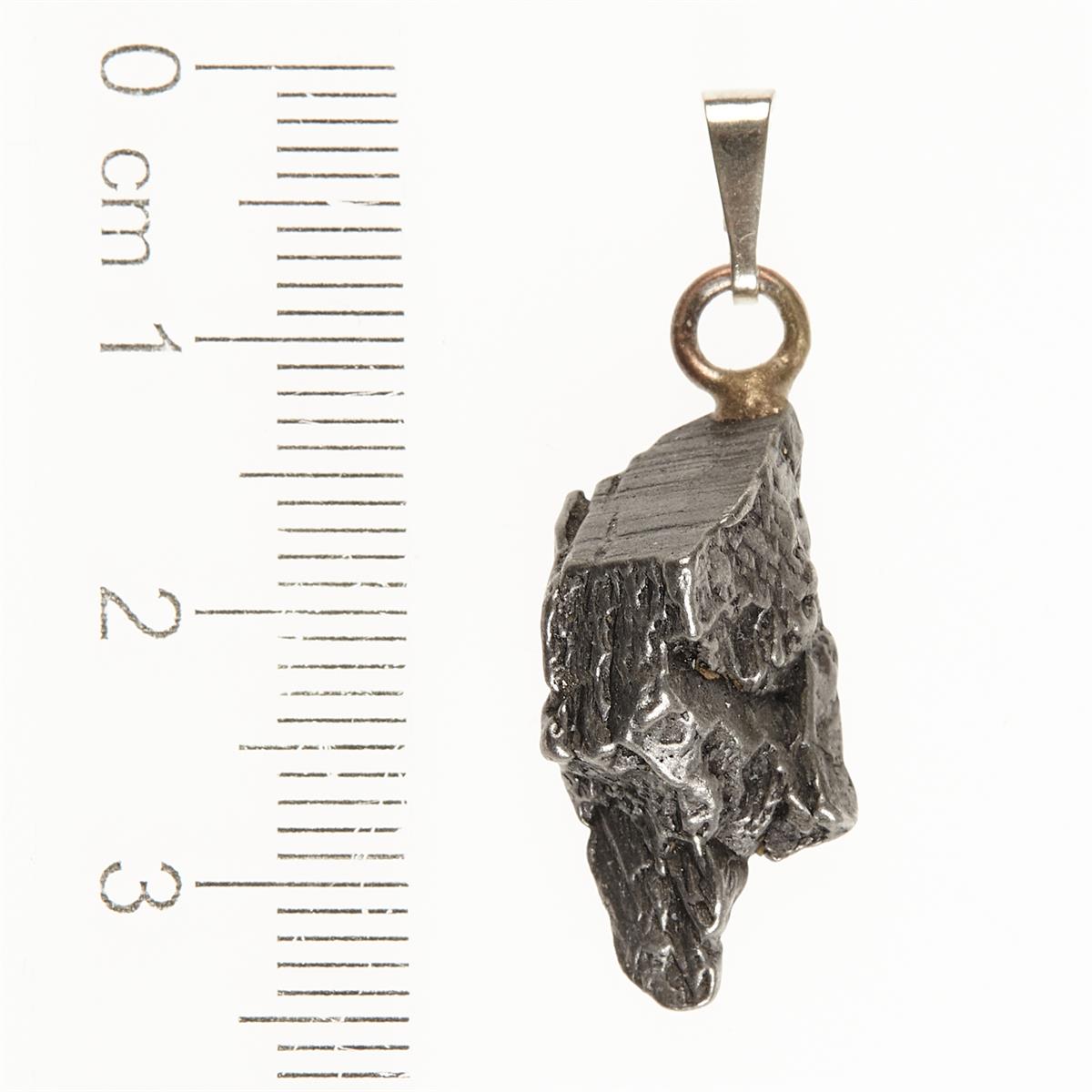 Pendant with meteorite 051