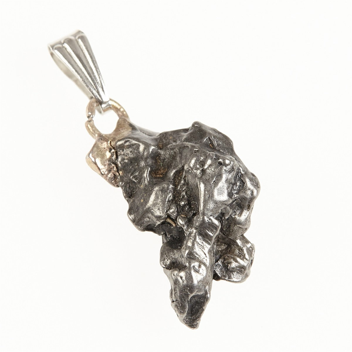 Pendant with meteorite 052