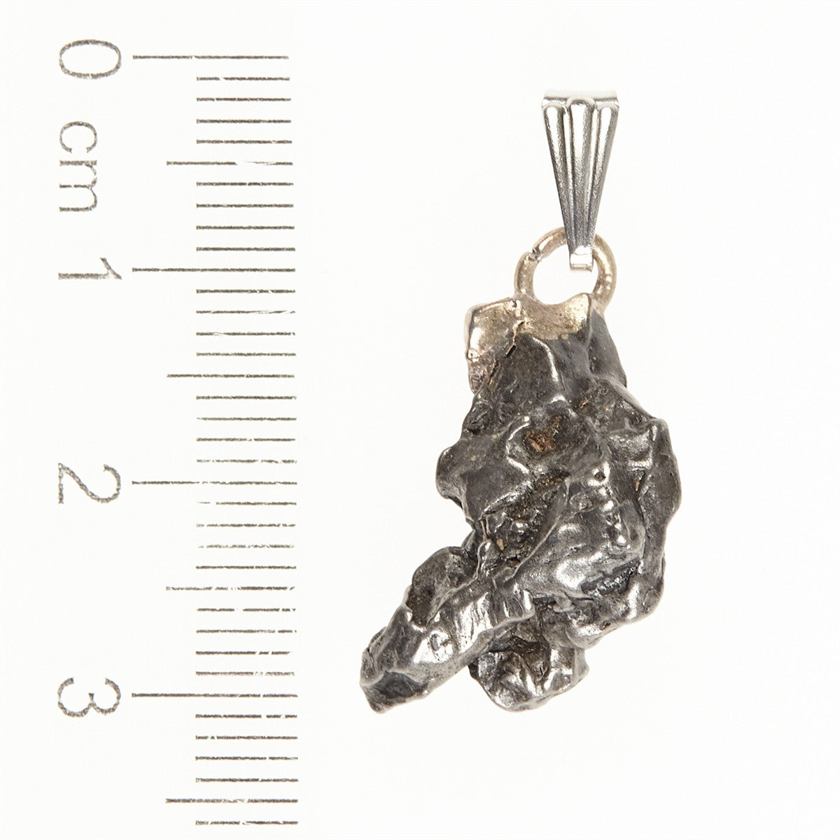 Pendant with meteorite 052