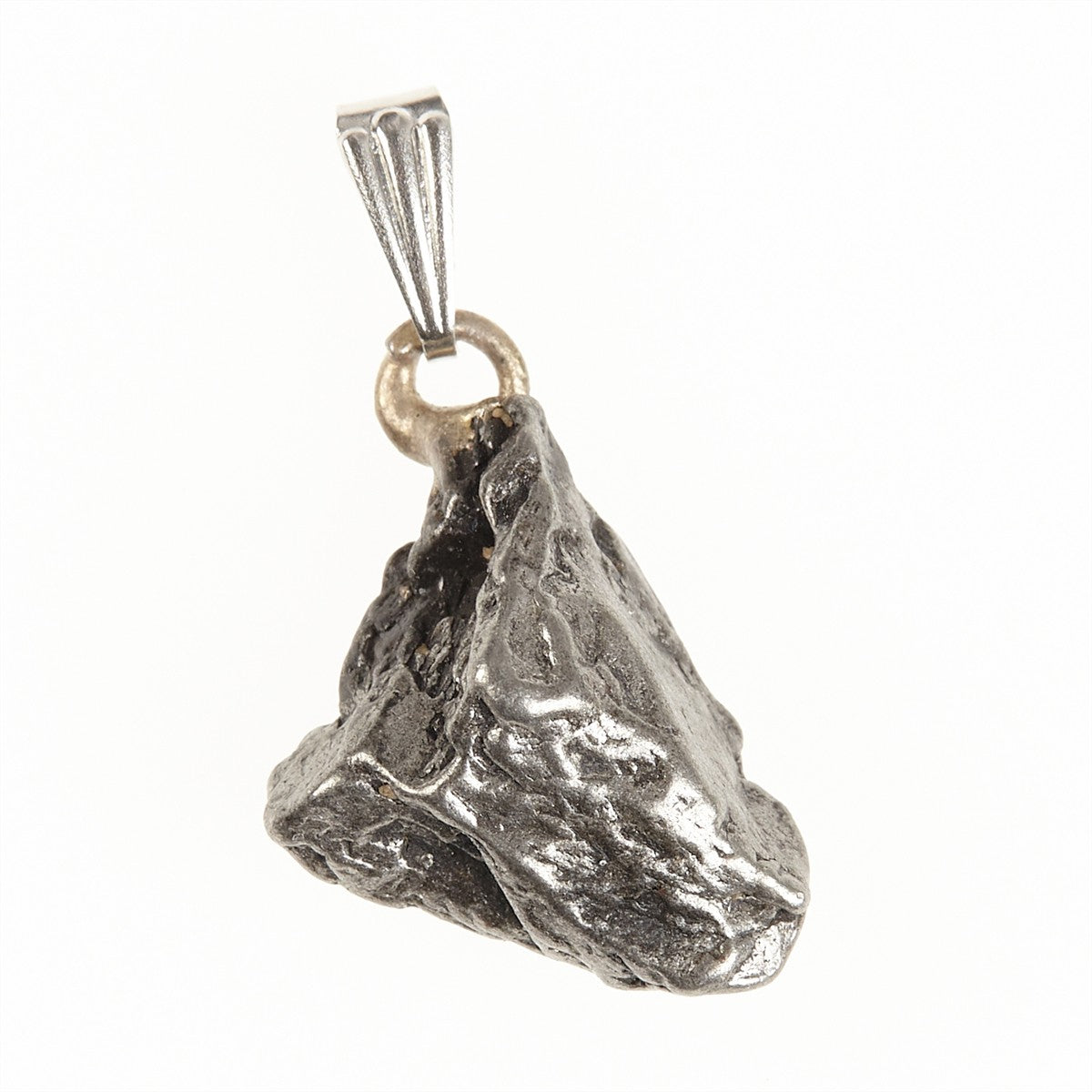 Pendant with meteorite 055